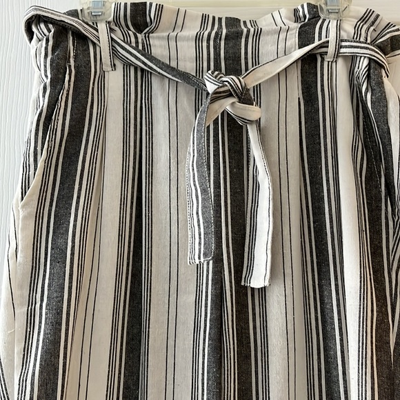 Pants - Picture 2 of 3